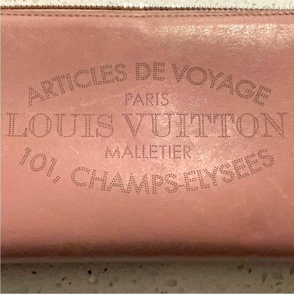 Louis Vuitton Articles De Voyage Veau Soie Lena Calfskin Pink Zippy Wallet